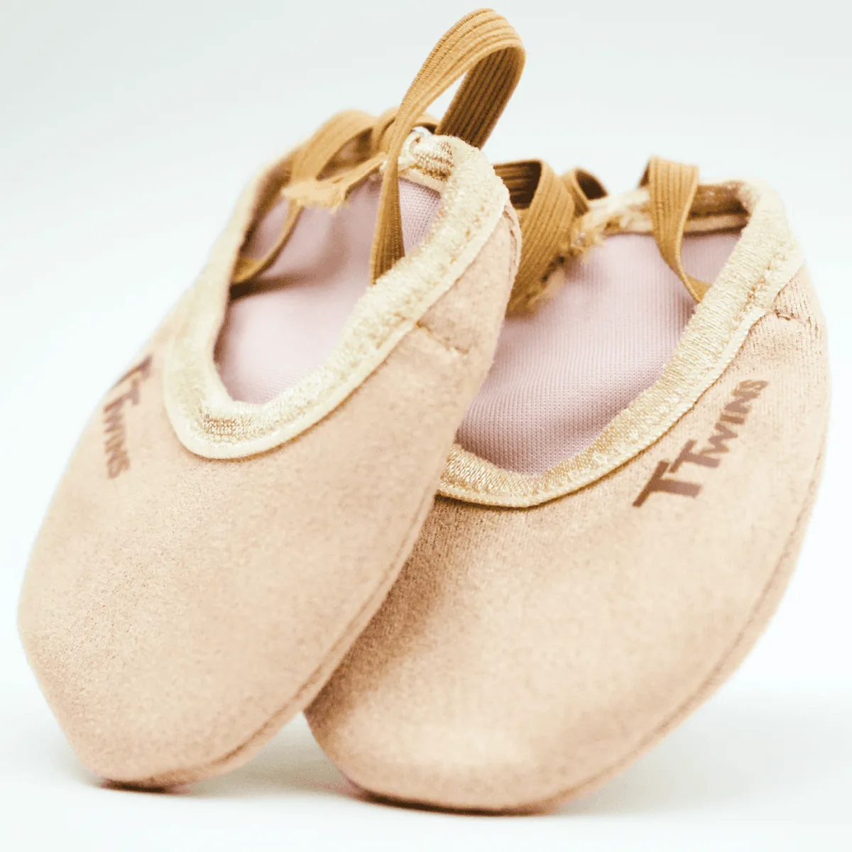 ToniFlex half-shoes in-hand detail
